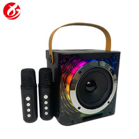 Çift kablosuz mikrofonlar ile ev açık eğlence Karaoke makinesi taşınabilir kablosuz hoparlör RGB LED Karaoke hoparlörü