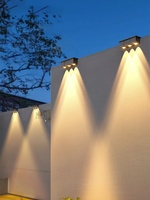 Lampe murale solaire LED IP65 avec construction en aluminium et diffuseur en PC pour une utilisation extérieure étanche dans la cour et le jardin