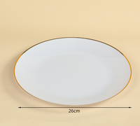 Assiettes rondes jetables en plastique PS rigide, élégantes, blanches unies avec une seule ligne dorée, assiettes de service de luxe pour mariage, fête, banquet