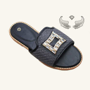Sandales et pantoufles d'extérieur légères et respirantes en strass de haute qualité, à la mode, pour femmes, vente en gros - Product Image 3