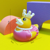 Vente directe d'usine de canard en PVC écologique en forme de mouton canard en caoutchouc souple jouets canard en caoutchouc de bain grinçant pour les enfants