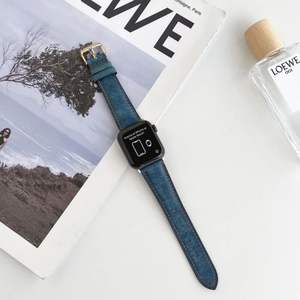 <span class=keywords><strong>Cinturino</strong></span> di Ricambio in Vera <span class=keywords><strong>Pelle</strong></span> Stile Vintage per <span class=keywords><strong>Apple</strong></span> <span class=keywords><strong>Watch</strong></span> Serie 8 <span class=keywords><strong>Ultra</strong></span> 49mm Design in <span class=keywords><strong>Pelle</strong></span> Cerata Italiana Orologio di Lusso - Product Image 1