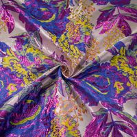 Tissu jacquard teint en fil avec motifs pivoine bleu violet et relief en fil doré pour robes, qipao et vestes de mode vintage
