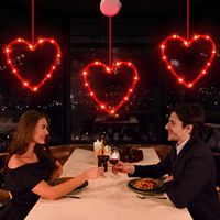 Lampe de fenêtre LED décorative avec ventouse, cœur rouge lumineux suspendu, idéale pour la Saint-Valentin, les mariages et la maison