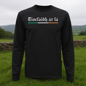 T-shirt à manches longues Irish Pride avec la phrase Tiocfaidh Ar La Gaelic, noir - Product Image 3