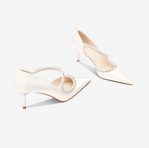 Tacchi Alti a Punta in Raso Bianco da Donna - Scarpe con Tacco a Spillo con Cuore in Cristallo, <span class=keywords><strong>Calzature</strong></span> per <span class=keywords><strong>Sposa</strong></span>/Festa di Matrimonio - Product Image 6