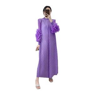 Haute qualité Pan <span class=keywords><strong>fleur</strong></span> Long Style printemps <span class=keywords><strong>et</strong></span> automne nouvelle couleur unie tempérament longue taille ample <span class=keywords><strong>robe</strong></span> plissée - Product Image 3