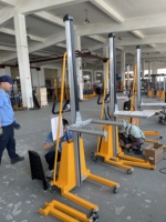 MIFONLIFT Mini gerbeur semi-électrique portable avec hauteur de levage de 1500 mm, 1700 mm, 2000 mm, capacité de 100 kg