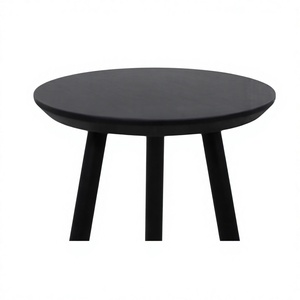 Table basse ronde en bois moderne à trois pieds, design minimaliste pour le mobilier de salon - Product Image 3