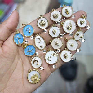 Liontin Hiasan Karakter Laut JS2022 Berlapis Emas 18k dari Kuningan dengan Enamel Putih Biru, Bentuk Bintang Laut, Kerang Tiram, Kerang Scallop, Kerang Laut, dan Lumba-lumba - Product Image 4