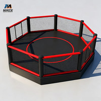 Cage de combat octogonale de qualité compétition avec poteaux d'angle rembourrés en PVC noir pour club de MMA et de boxe