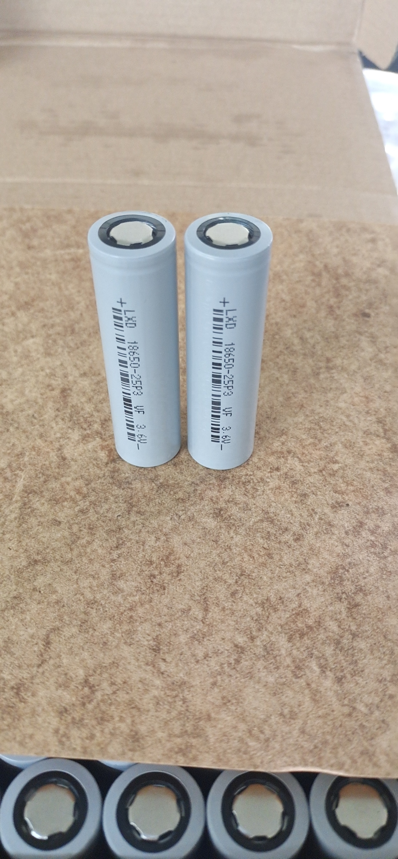 LXD 18650 Rechargeable Lithium Ion Battery 3.7V 2600mAh for