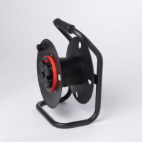 Câble d'extension extérieur en caoutchouc Ip44 Tambour 4 X Prises de contact de mise à la terre Enrouleur de câble antitorsion fixe central