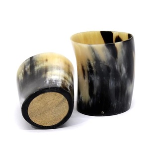 Verre en corne de style viking de haute qualité fabriqué à la main avec une forme unique pour les reconstitutions et les cadeaux de festivals nordiques au prix le plus bas - Product Image 3