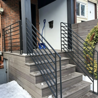 Rampe en PVC de conception contemporaine pour l'extérieur, pour escaliers, jardins, hôtels, centres commerciaux - Installation facile, résistant à la rouille, faible coût
