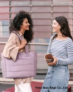 Süper büyük kadın kapitone omuzdan askili çanta Polyester Tote üretici özel büyük su geçirmez kapitone kirpi çanta mektup desen - Product Image 4