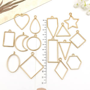 DIY Schmuckzubehör Rahmen-Anhänger Geometrisch Liebe Rund Fünfzackiger Stern Hohlbodenhalterung AB-Kleber Kreuz-B - Product Image 4