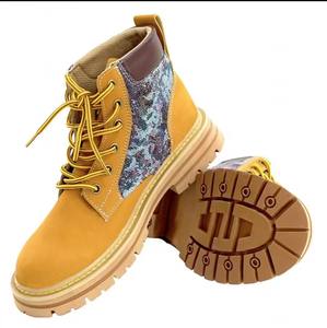 Chaussures tactiques d'extérieur avec service personnalisé Chaussures d'escalade Bottes Martin jaunes antidérapantes Chaussures de sécurité Bottes tactiques - Product Image 5