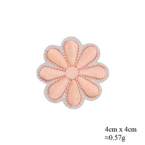 Hot Selling Colorful Daisy Flower Embroidered Iron-On Patches New Trendy Product Genre - Product Image 5