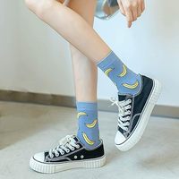 Chaussettes en coton décontractées respirantes à motifs de fruits originaux et uniques, style chaussettes mi-mollet, vente en gros, saison d'automne, cool et amusantes