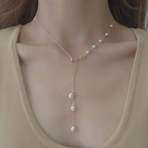 Collar Ajustable de Oro de 14K con Perla de Agua Dulce y Baño de Cobre, Diseño Exquisito de Cadena de Clavícula de Hada, Jardín Secreto - Product Image 2