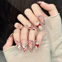 Kuku Akrilik Buatan Tangan Bentuk Almond Motif Garis Harimau Bunga Merah Lukisan Tangan Manik-manik Emas Dapat Disesuaikan untuk Penggunaan Salon Kuku SPA