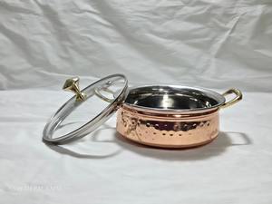 Cuenco de cobre martillado indio con asa y tapa de cristal, decorativo, pequeño, para servir sopa, curry o guarniciones. - Product Image 3