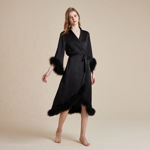 I pigiami in raso di fascia alta per la primavera presentano uno stile puro e sensuale in seta di ghiaccio <span class=keywords><strong>con</strong></span> <span class=keywords><strong>polsini</strong></span> e orli staccabili in piuma - Product Image 5