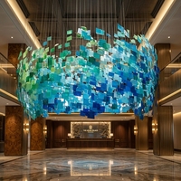Lustre en acrylique carré à dégradé personnalisé, grand luminaire suspendu de luxe pour hall d'hôtel, décoration de hall commercial