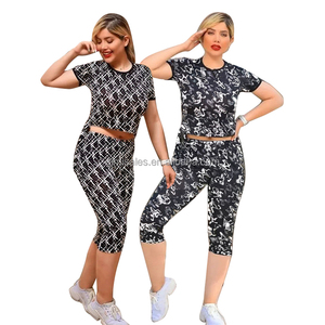 Prodotti di tendenza 2024 nuovi arrivi abiti firmati da donna pantaloncini a maniche corte Set di <span class=keywords><strong>abbigliamento</strong></span> di marca di lusso 2 pezzi - Product Image 2