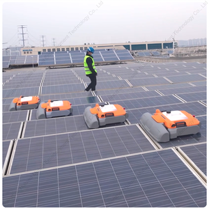 Robot de nettoyage de <span class=keywords><strong>panneau</strong></span> solaire pour la maison panneaux de poteau en fibre de carbone brosse à rouleau automatique nettoyage de toit - Product Image 6