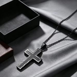 Collier pendentif croix vintage en acier inoxydable poli, unisexe, pour usage quotidien, cadeau de bijoux pour anniversaire et Noël - Product Image 1