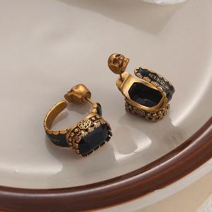 Popular Sale Retro Jewelry <b>Earrings</b> Luxury Fashion Creative Trendy <b>Black</b> Skull Stud <b>Earrings</b> <b>for</b> <b>Women</b> - Product Image 4