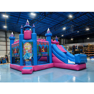 Château gonflable rose Princesse avec toboggan aquatique pour la location commerciale d'événements - Product Image 1