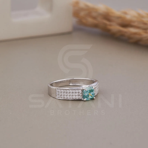 แหวนมอสซาไนต์สีน้ำเงินเขียวทรงคุชชั่น ประดับเพชรแบบเพฟ วงเงินแท้ สำหรับผู้หญิง แหวนหมั้น เครื่องประดับแฟชั่น - Product Image 2