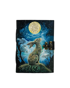 Carnet en cuir fait main vintage Grimoire avec couverture gaufrée, pages vierges pour l'écriture et le dessin, motif Lune et Lièvre - Product Image 2