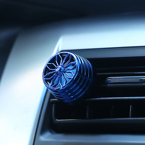 <span class=keywords><strong>Moins</strong></span> cher désodorisant aromatique désodorisant <span class=keywords><strong>parfum</strong></span> désodorisant d'air de clip de voiture - Product Image 4