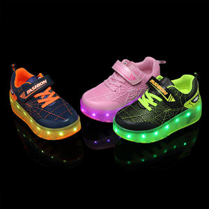Patines con Ruedas para Niños y Niñas, Ajustables, con Luces LED Intermitentes, Dos Ruedas, Carga USB - Product Image 2