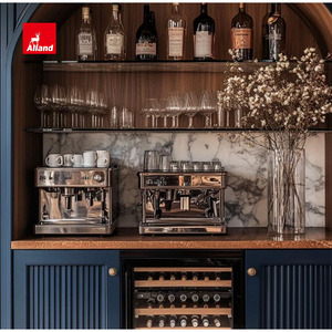خزانة بار نبيذ خشبية صلبة مقوسة مخصصة من Alland بتصميم مضلع مع أرفف زجاجية، أثاث بار منزلي فاخر للمطبخ - Product Image 5
