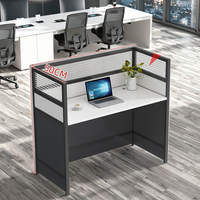 Poste de travail modulaire contemporain en bois avec écran de séparation, chaise de bureau et combinaison de bureaux multi-personnes, écologique et assemblable