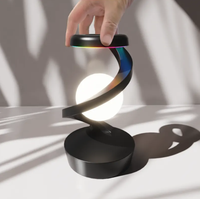 Luz de carga inalámbrica de levitación de suspensión Ambiente RGB con función de carga rápida para teléfonos Lámpara de noche giratoria inteligente