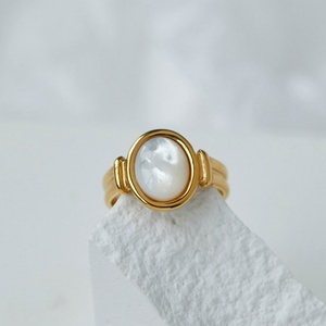 Anillo Hipoalergénico, Resistente al Deslustre y al Agua, Diseño de Anillo de Acero Inoxidable, Chapado en Oro de 14k y 18k, Anillo de Compromiso con Diseño de Concha para Mujer - Product Image 3