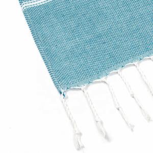 Serviette de plage à franges : Serviette de bain surdimensionnée en coton mélangé rayé - Option logo personnalisé - Product Image 3