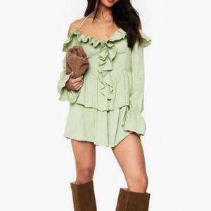 Nuevo Diseño de Vestido Mini con Hombros Descubiertos y Volantes, Vestido de Verano de Gasa Arrugada con Mangas Largas y Capas para Mujer - Product Image 3