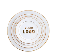 Assiette de luxe en porcelaine fine de 9 pouces avec logo personnalisé, bord doré, blanche, décorée à l'extérieur, pour la restauration et les hôtels 5 étoiles
