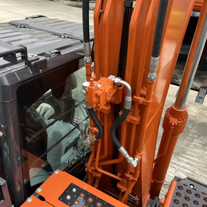 Excavatrice sur chenilles hydraulique Hitachi ZX130C-6A d'occasion, importée du Japon, 13 tonnes, prix bas, avec composants de moteur et roulements de moteur principaux - Product Image 5