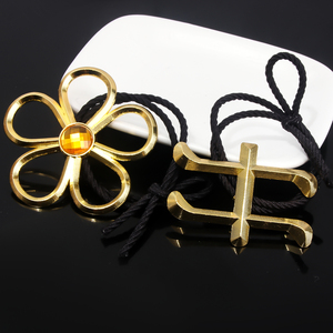 Accessoire de cheveux rond pour femme, style Anime Girl, plaqué or, avec fleur métallique de luxe et motifs géométriques, chouchou élastique pour femmes - Product Image 2