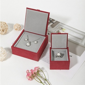 Wholesale Jewelry <b>Box</b> Vintage square Flip Top <b>Ring</b> Jewellery Set <b>Box</b> Custom Logo Premium Green pink Velvet Jewelry <b>Box</b> - Product Image 4
