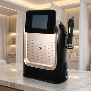 Appareil laser Nd YAG picoseconde haute énergie pour l'élimination des tatouages, le peeling au carbone, le raffermissement de la peau et l'équipement de beauté anti-taches. - Product Image 1