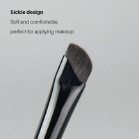 Pinceau double tête oblique pour les yeux et les sourcils en poils synthétiques avec manche en bois et recourbe-cils pour l'application de maquillage
